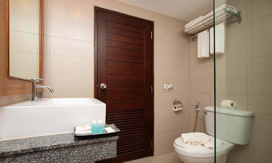 Image 169: ✈ POŁUDNIOWA TAJLANDIA | Phuket - Casa Del M 4* - Odkryty basen
