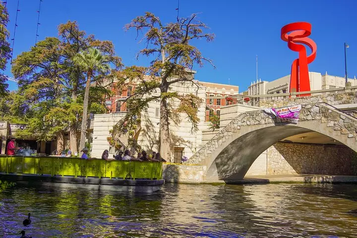 San Antonio Premium City Tour with Alamo & River Walk Cruise