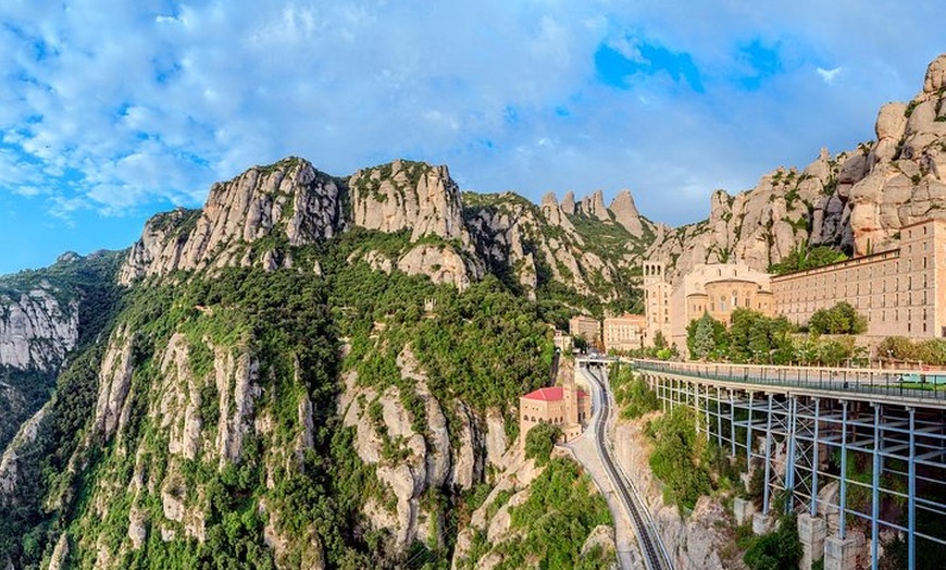 Image 14: Recorrido por Barcelona y Montserrat con entrada Evite las colas al...