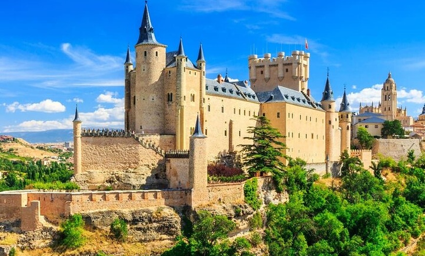 Image 3: 3Dias Bodegas Exclusives en Chinchon y Segovia y Peñafiel