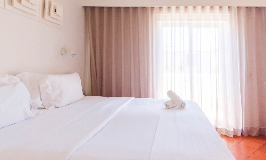 Image 70: ✈ ALGARVE | Lagos - Costa d'Oiro Ambiance Village 4*, 2 Nächte - Ci...