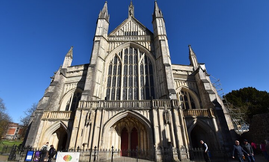 Image 5: Private Taxi Tour to Stonehenge and Winchester Cathedral