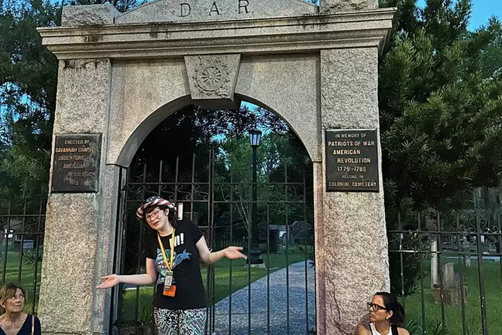The Grave Tales Ghost Tour in Savannah