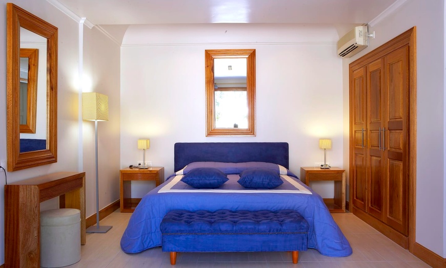 Image 5: ✈ SANTORIN | Perissa - Meltemi Village Hotel 4*