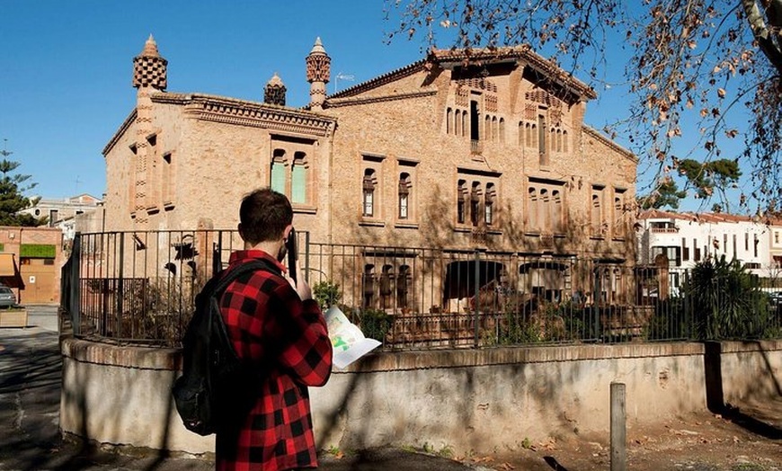 Image 4: ¡Nuevo! Visita guiada Cripta Gaudí Grupo pequeño + audioguía Colòni...