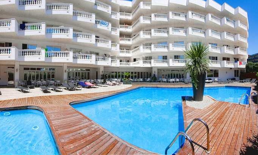 Image 1: ✈ COSTA BARCELONA | Calella - Hotel Bernat II 4*, 2 nachten - Spa