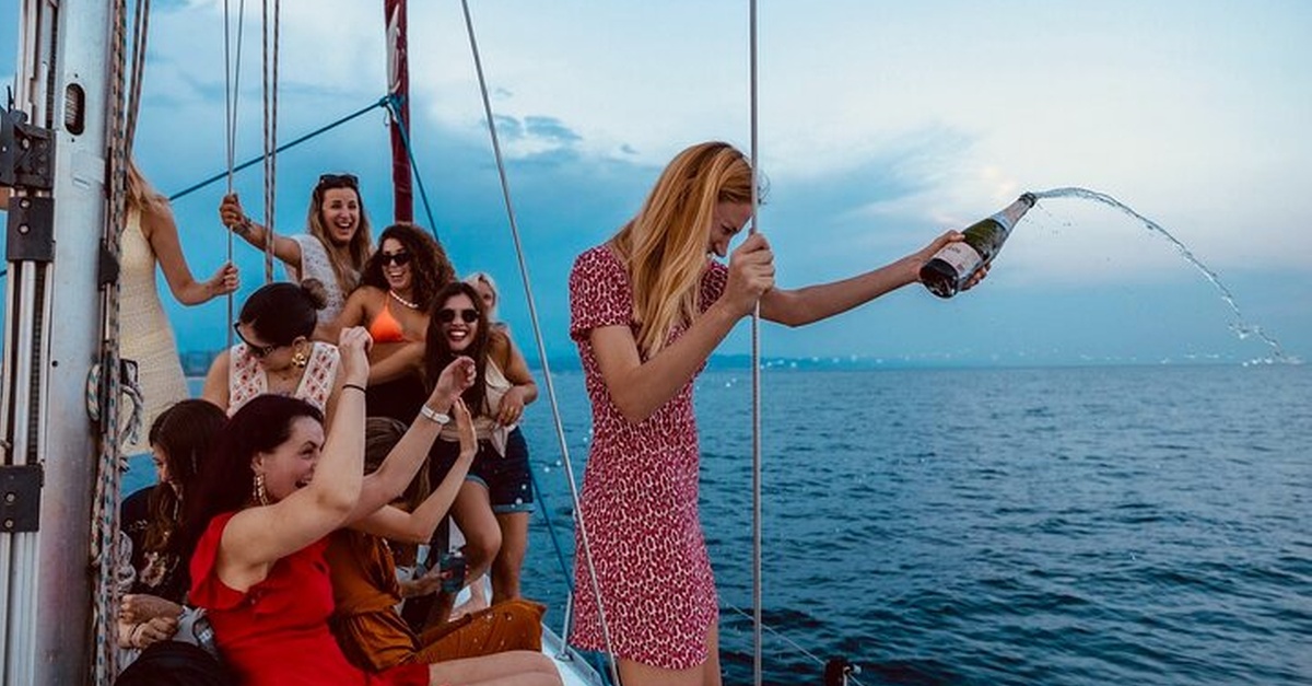 Celebración a bordo en Barcelona durante 3 horas