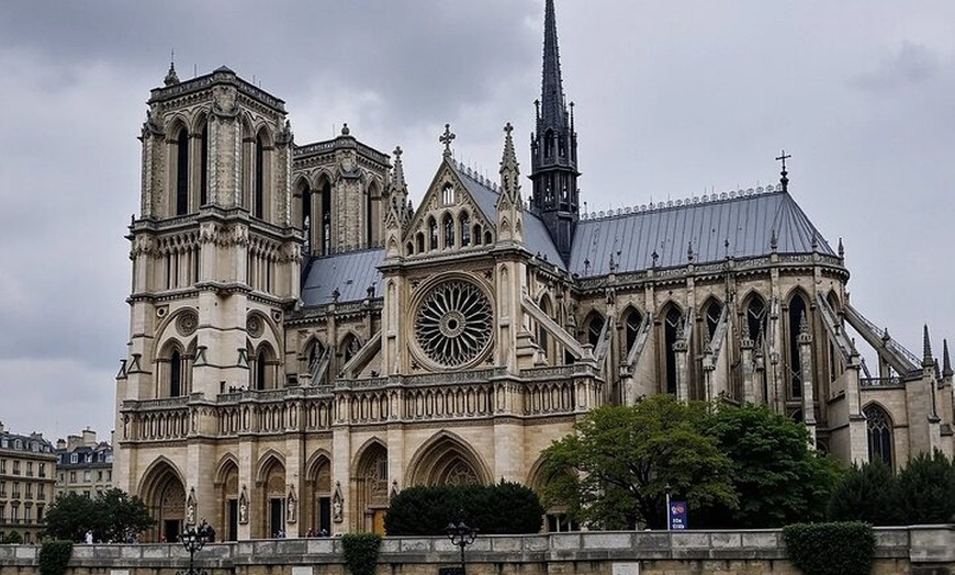 Image 24: Accès Notre-Dame : Explorez l'intérieur avec un Guide agréé.