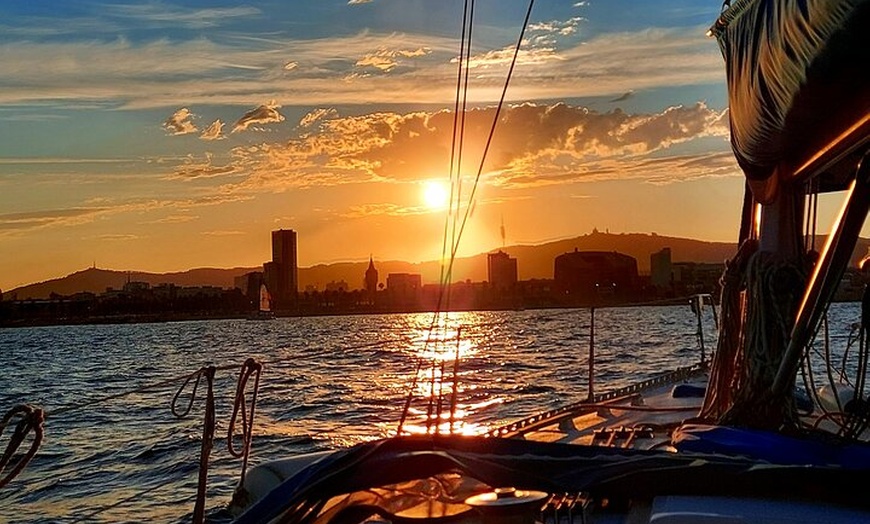 Image 15: Tour privado en barco por Barcelona