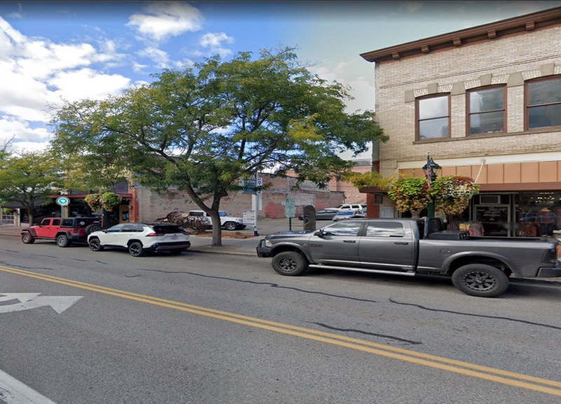 Parking at [IC15] 417 Sherman Ave. Lot