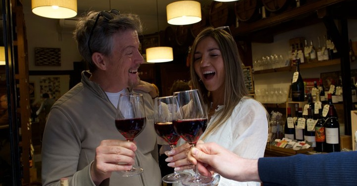 Experiencia privada de tapas y vinos en Gràcia, Barcelona