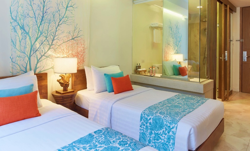 Image 5: ✈ THAÏLANDE DU SUD | Phuket - Bandara Beach Resort Phuket 4* - Bord...