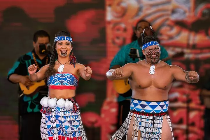 Ka Moana Lūʻau at Aloha Tower – Oceanfront Honolulu Luau Show