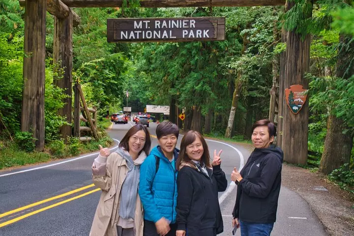 Mt. Rainier Day Tour from Seattle
