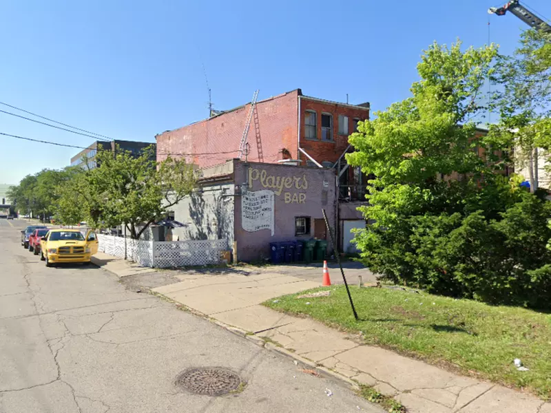 Parking at 418 4th St. Lot - P8032