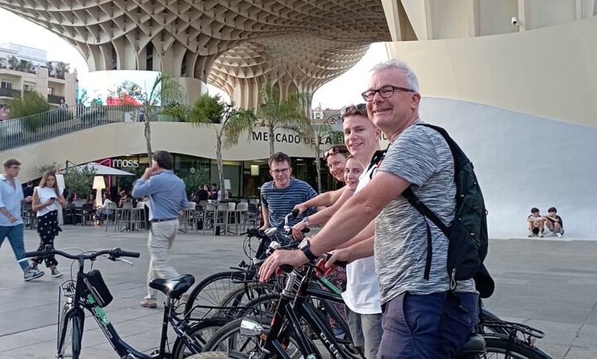 Image 11: Recorrido en bicicleta por Sevilla con alquiler de bicicleta de día...