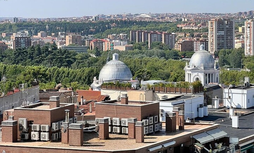 Image 6: Green Madrid Tour E Aventura en bicicleta por parques y monumentos