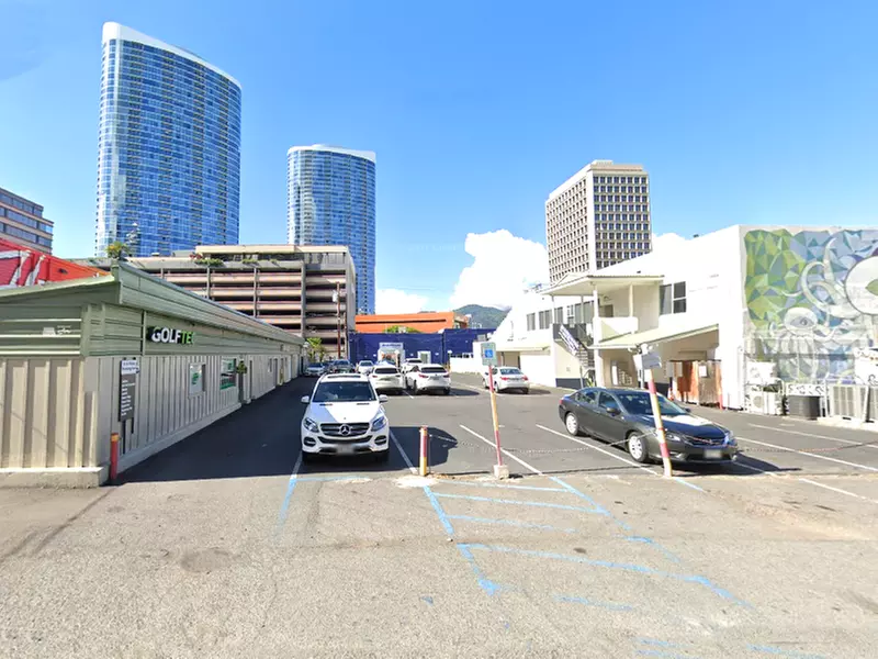Parking at 510 Piikoi St. Lot: NON - CUSTOMER PARKING between 6PM a...