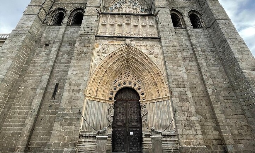 Image 8: Tour Privado a Avila Medio Día en Minivan