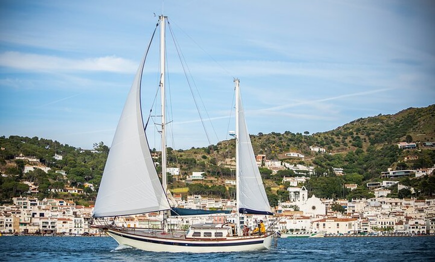 Image 4: Descubre la Costa Brava más salvaje a vela