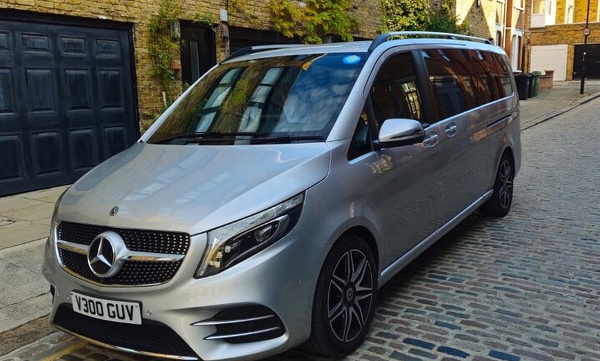 Image 9: London To Southampton Transfer to Stonehenge and Sailsbury