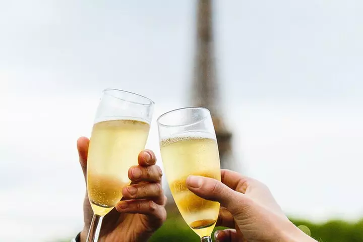 Dîner croisière sur la Seine avec Rooftop et chanteur live