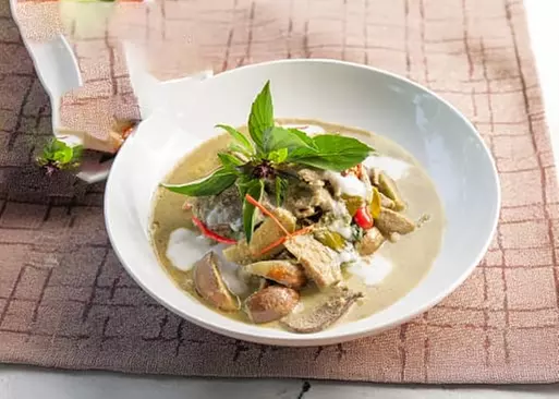 5% Cash Back at Paya Thai Curry