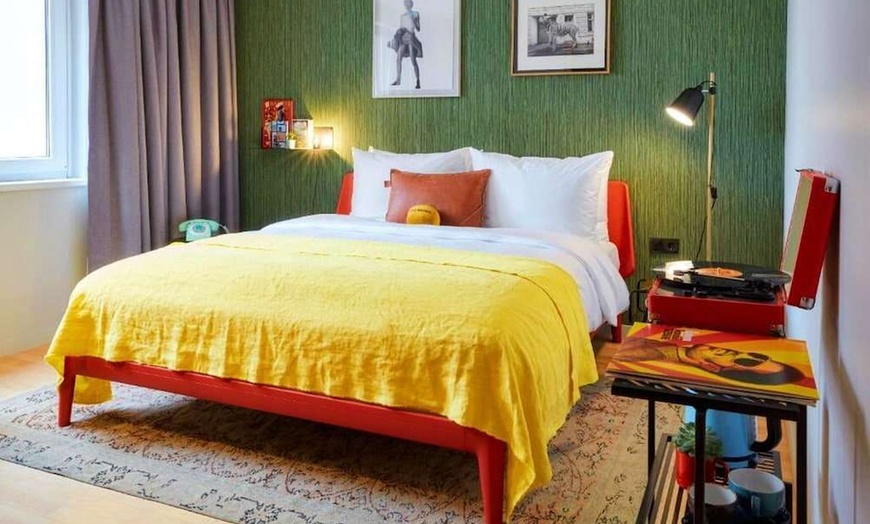 Image 1: ✈ AUSTRIA | Vienna - Max Brown 7th District Wien 4* - Centro città