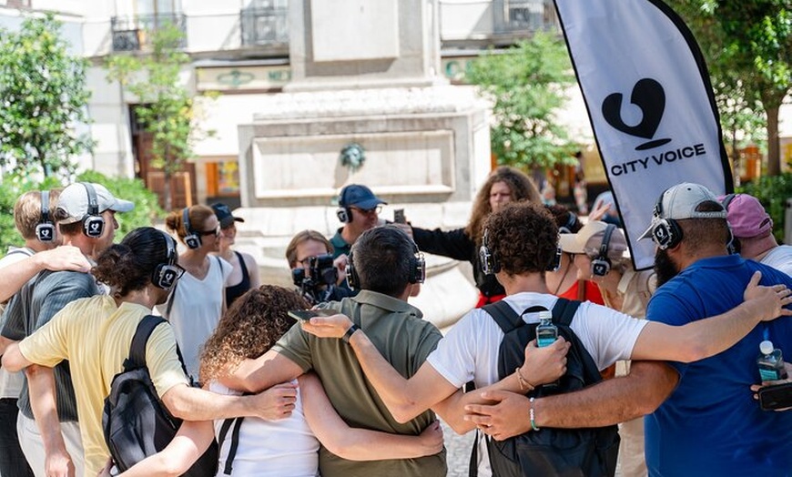 Image 16: Tour a pie por Madrid : Inmersivo con actores | City Voice