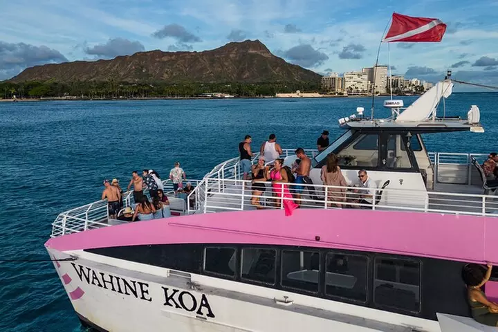 Sunset Boat Cruise: Swim and Cruise Waikiki
