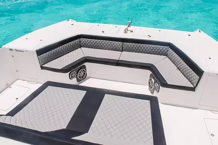 Private Atomic Catamaran Tour to Isla Mujeres