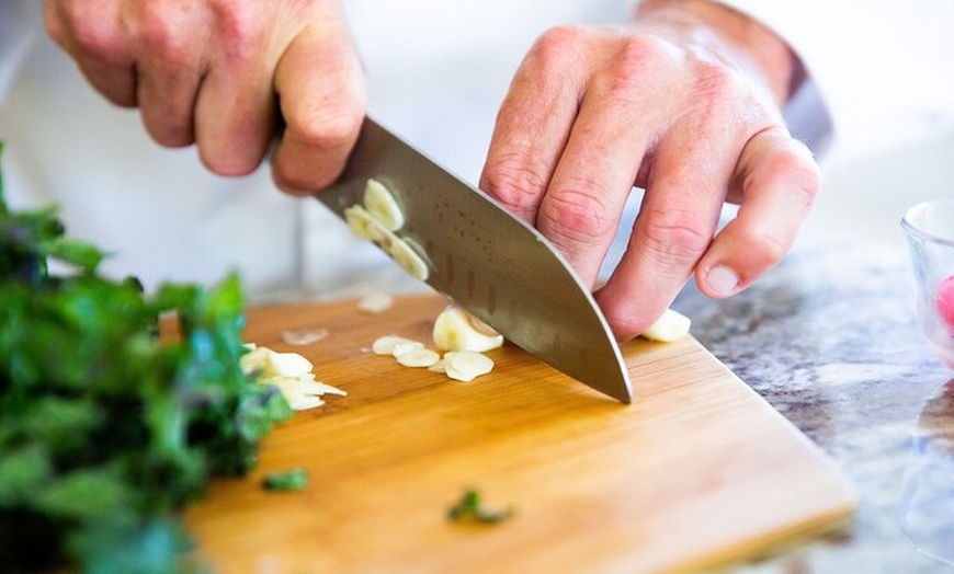 Image 10: Clase de Cocina Española de Tapas + Vino Ilimitado (6 - Platos de C...