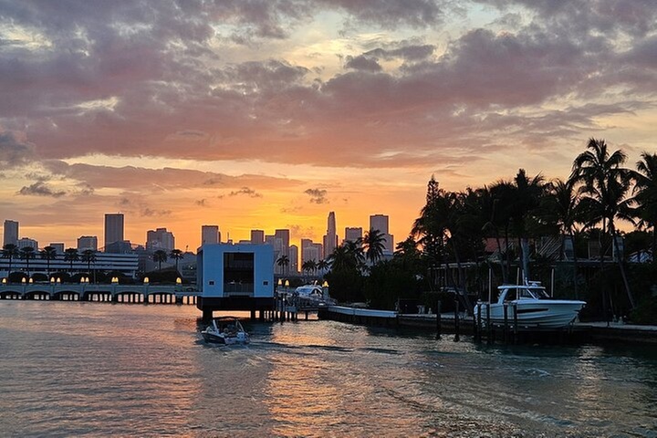 Sunset Cruise of Biscayne Bay Millionaire Homes & Cash Bar
