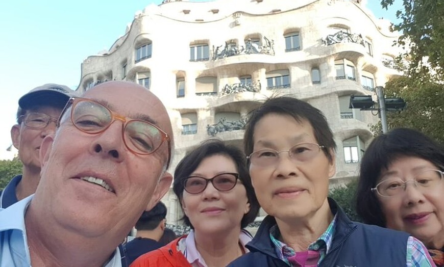 Image 15: Recogida en el aeropuerto privado y tour panorámico por Barcelona