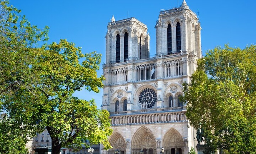 Image 2: Histoire de Paris, Visite de la cathédrale Notre-Dame et billets d'...