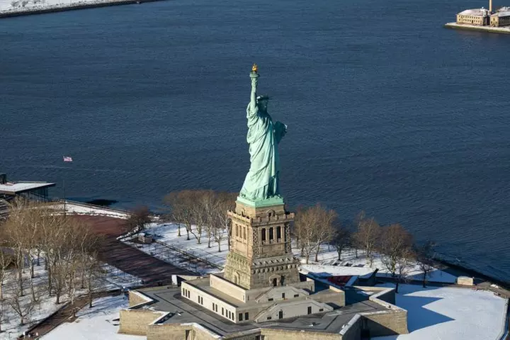 NY Helicopter Tour: Ultimate NYC Sightseeing (Heliport fees Incl)