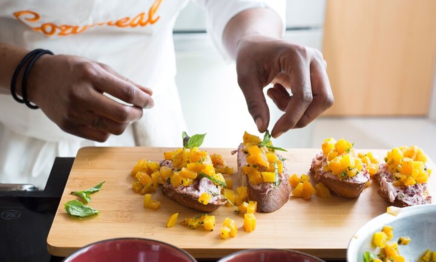 Image 4: Experiencia Premium de Cata de Vinos + Tapas Andaluzas en Sevilla