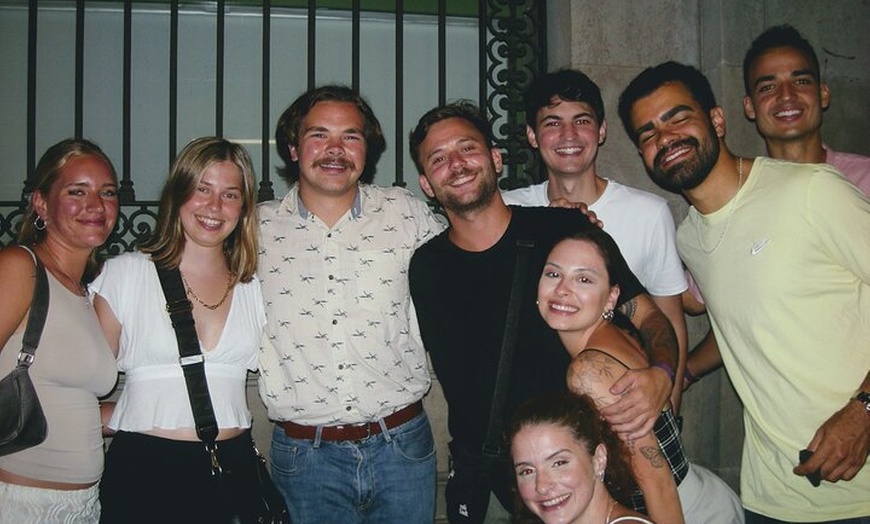 Image 38: OG Barcelona Night Adventure — 3 bares, 3 chupitos y entrada VIP al...