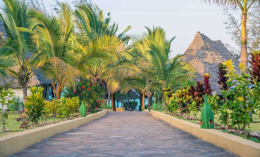 Image 8: ✈ ZANZIBAR | Nungwi - Tanzanite Beach Resort 3* - Naprzeciwko morza