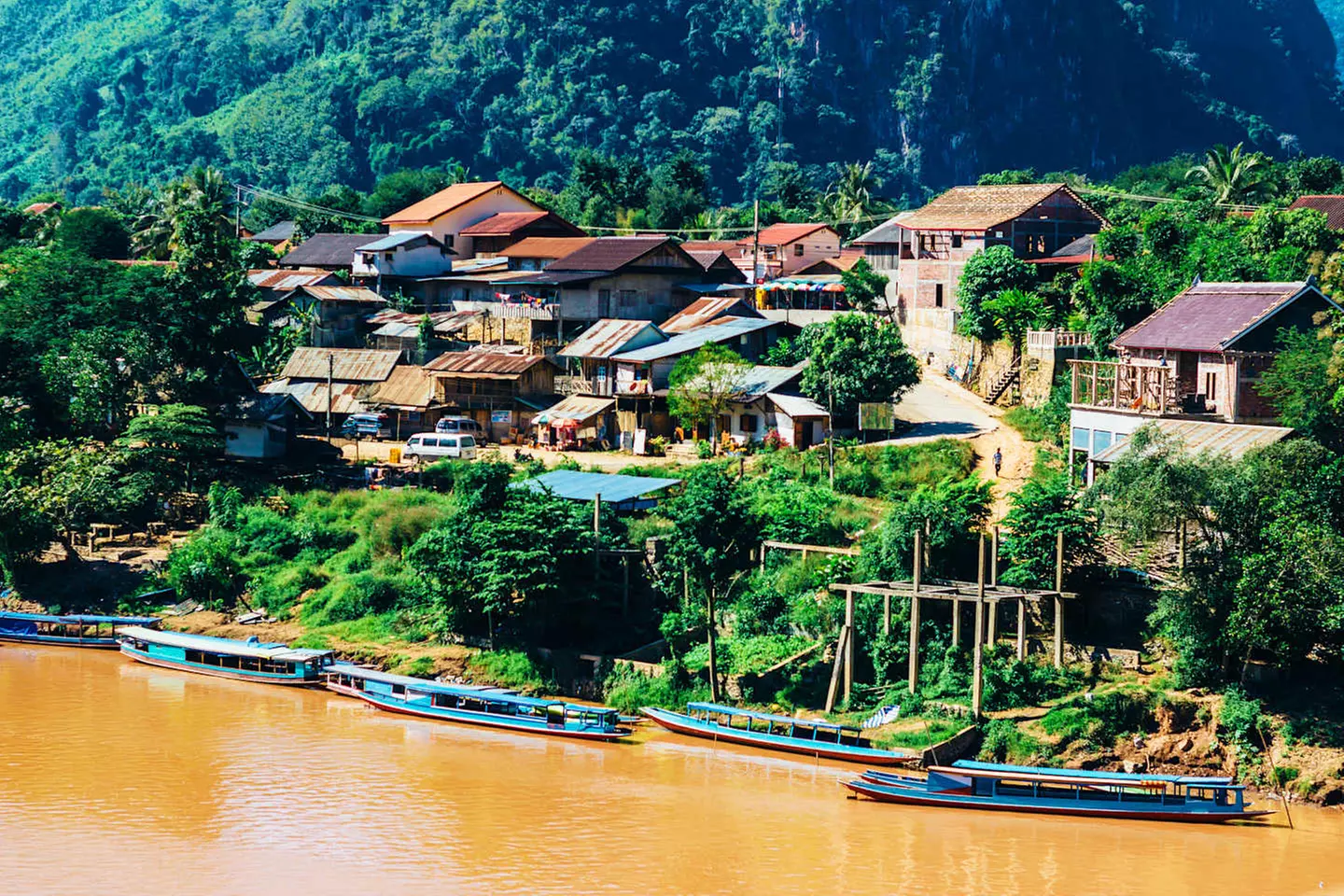 ✈ LAOS | Luang Prabang - Entdecken Sie das wilde, spirituelle und a...