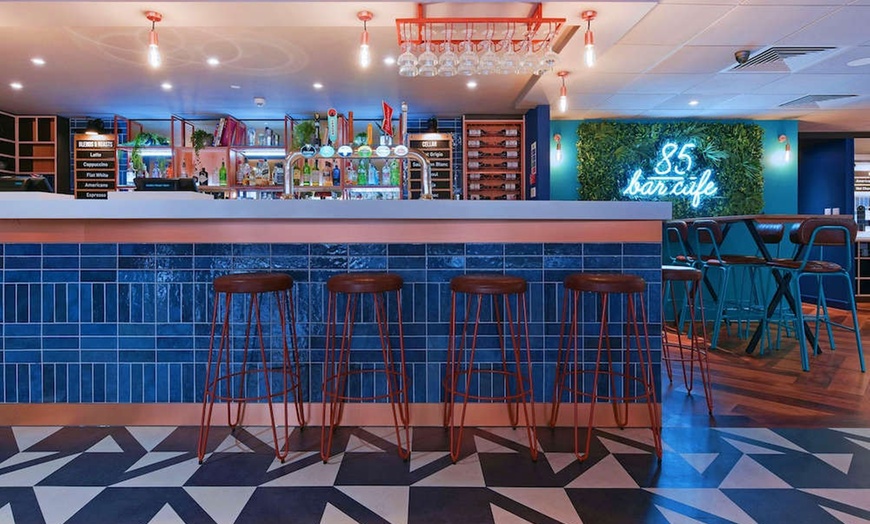 Image 12: ✈ ROYAUME-UNI | Londres - Travelodge London Kings Cross Royal Scot ...