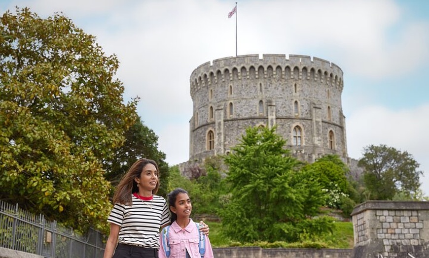 Image 11: Windsor, Stonehenge and Bath Day Trip from London Spanish