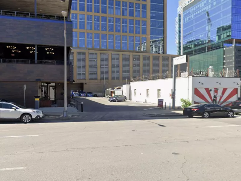 Parking at 501 W. 6th St. Lot - P3077