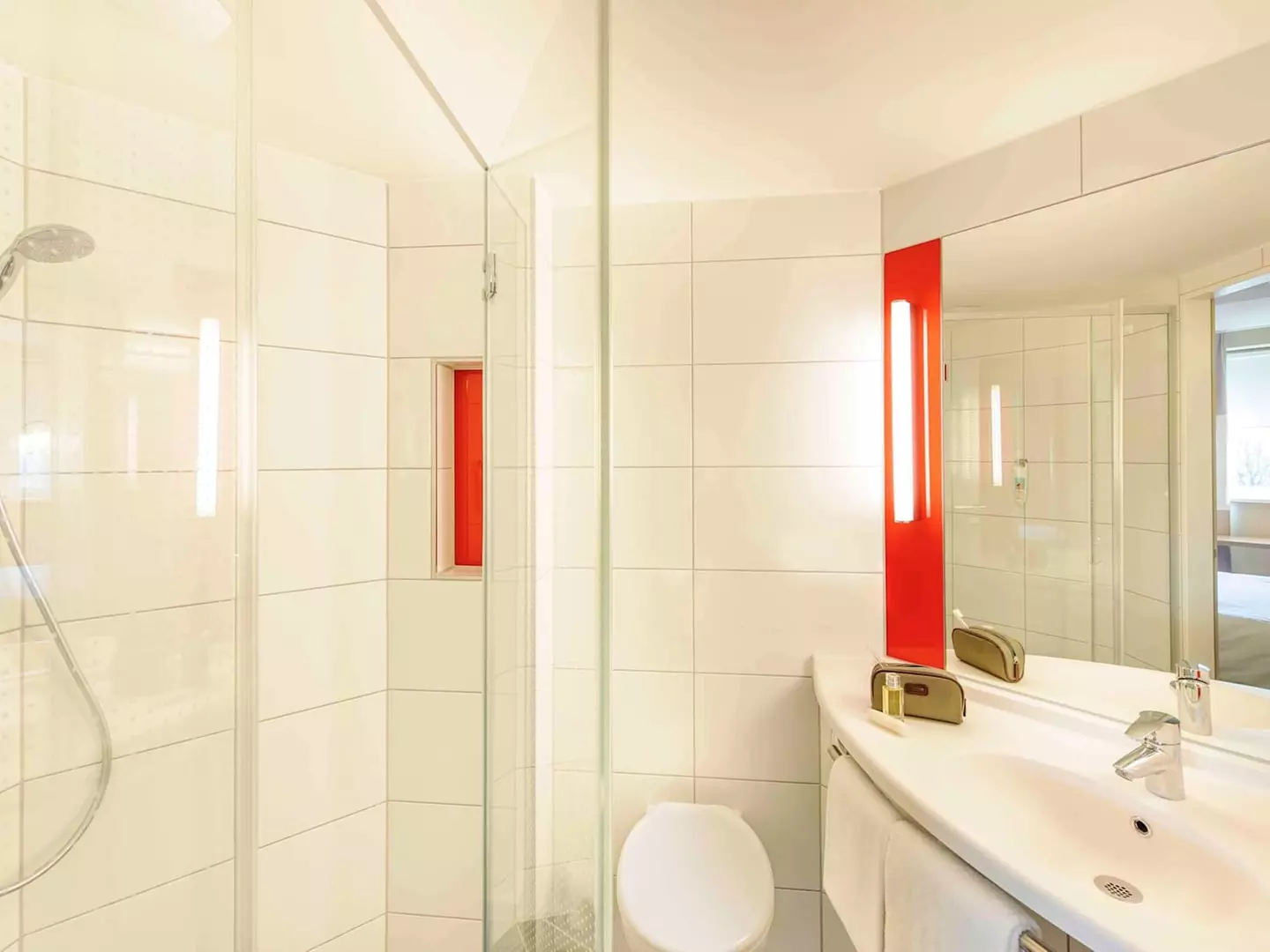 ✈ SCHLESWIG-HOLSTEIN | Hamburg - ibis Hamburg City Hotel 3*, 2 nocy...