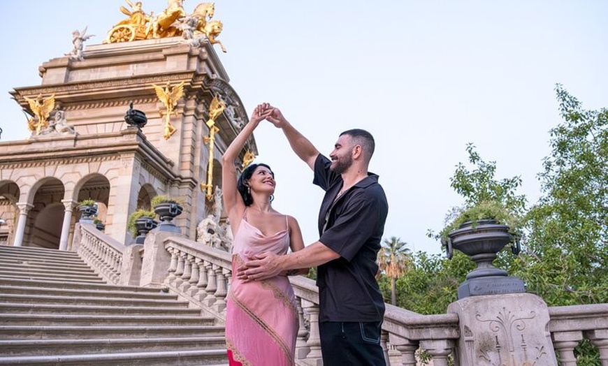 Image 2: Barcelona: Sesión de fotos privada en Ciutadella Park con Ami