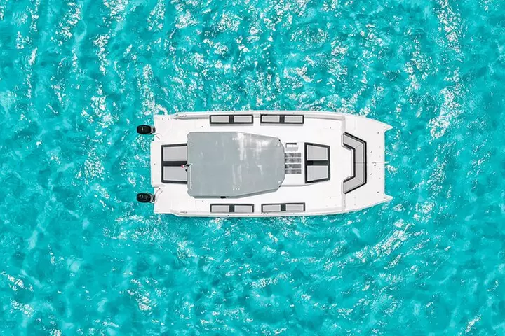Private Atomic Catamaran Tour to Isla Mujeres