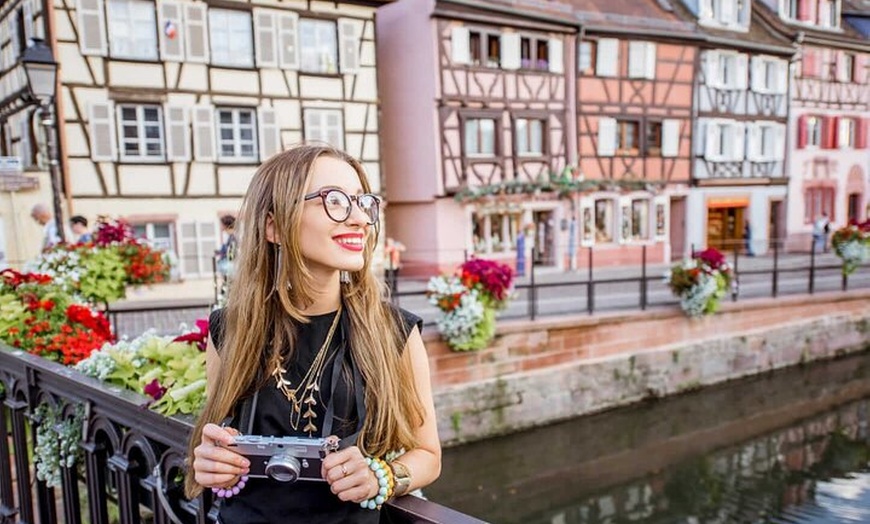 Image 2: Bonjour Colmar : Privé 2 - Heure Intro City Walk avec Guide Local