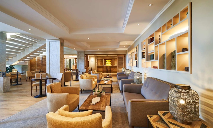 Image 12: ✈ MADEIRA | Funchal - Hotel Porto Mare 4*, 3 Nächte - Außenpool