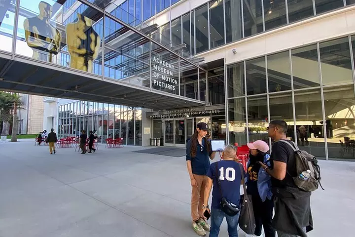 Museum Row Tour: The Fast & The Fossilized on Wilshire Blvd