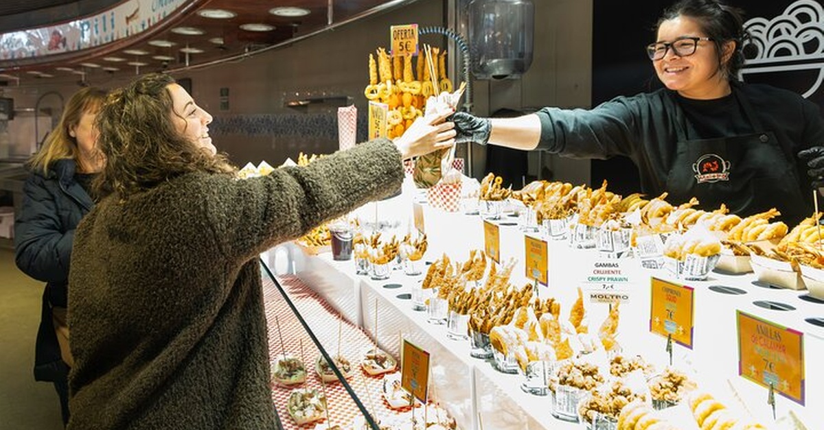 Recorrido gastronómico con degustaciones en un mercado de Barcelona